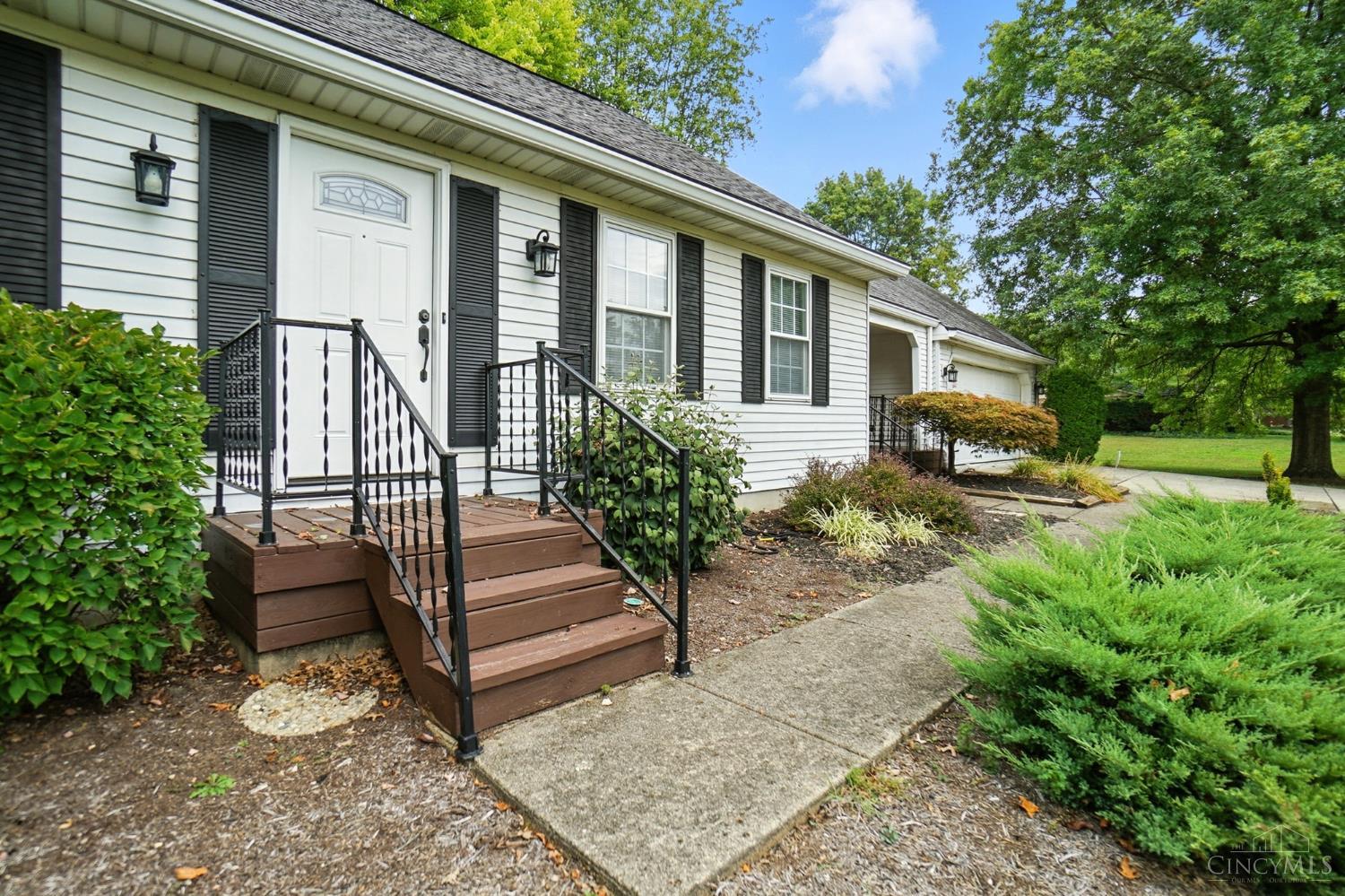 8253 Lake Ridge Drive, West Chester, OH, 45069 — photo 2