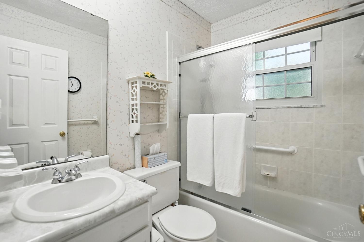 8253 Lake Ridge Drive, West Chester, OH, 45069 — photo 23