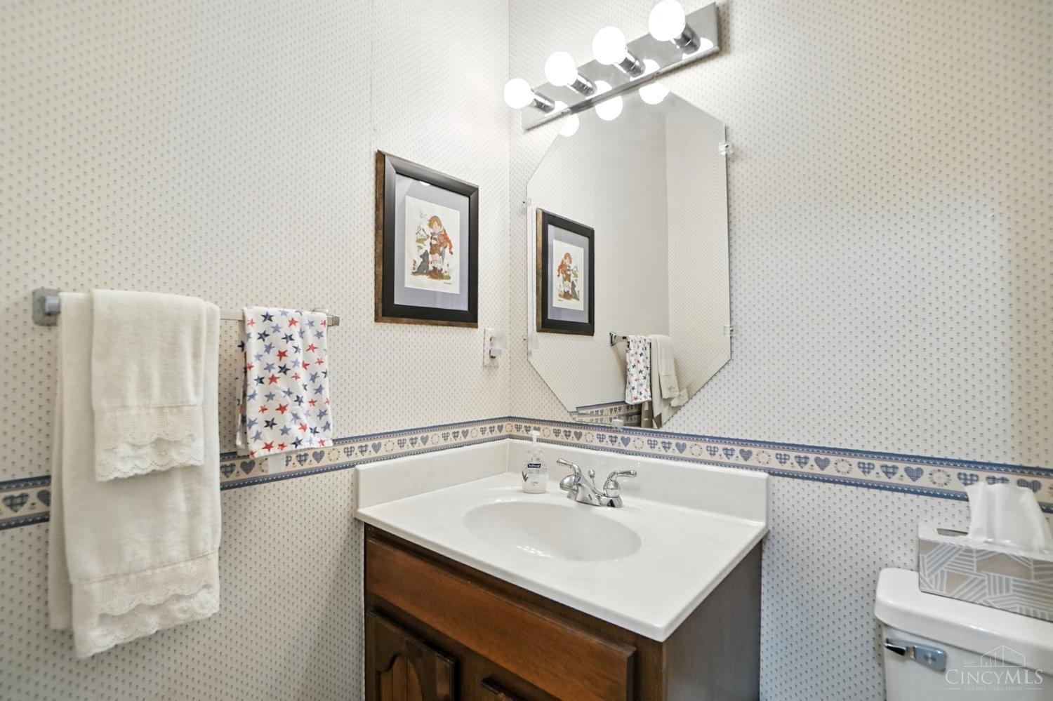 8253 Lake Ridge Drive, West Chester, OH, 45069 — photo 16