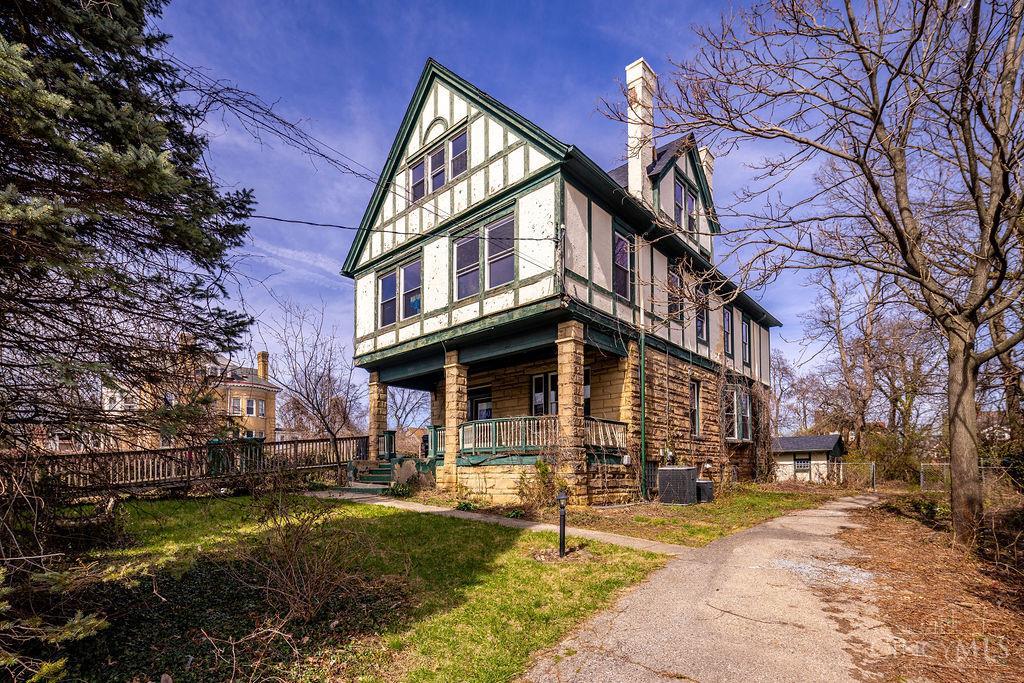 990 Burton Avenue, Cincinnati, OH, 45229