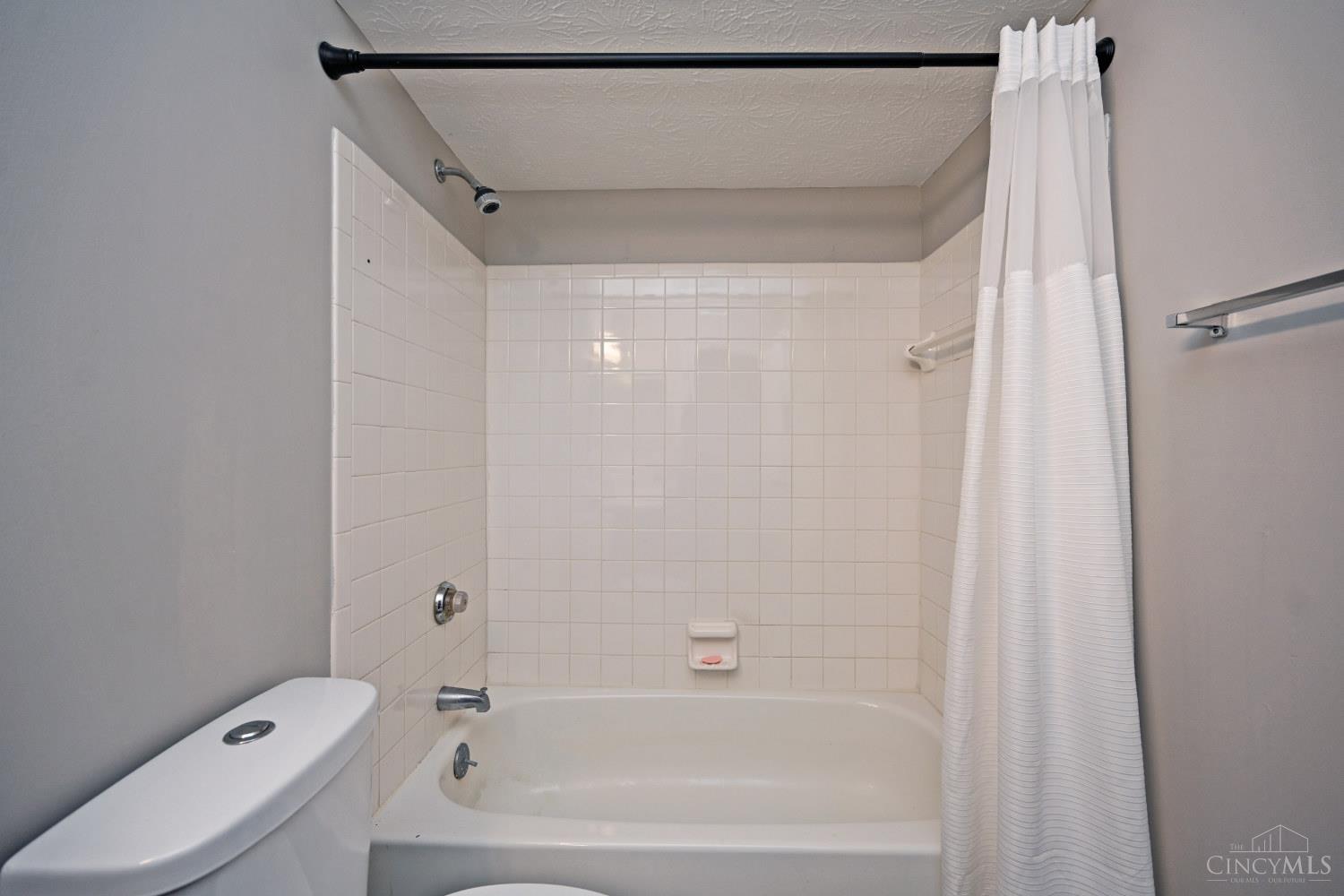 5985 Meadow Creek Drive #9, Milford, OH, 45150 — photo 47