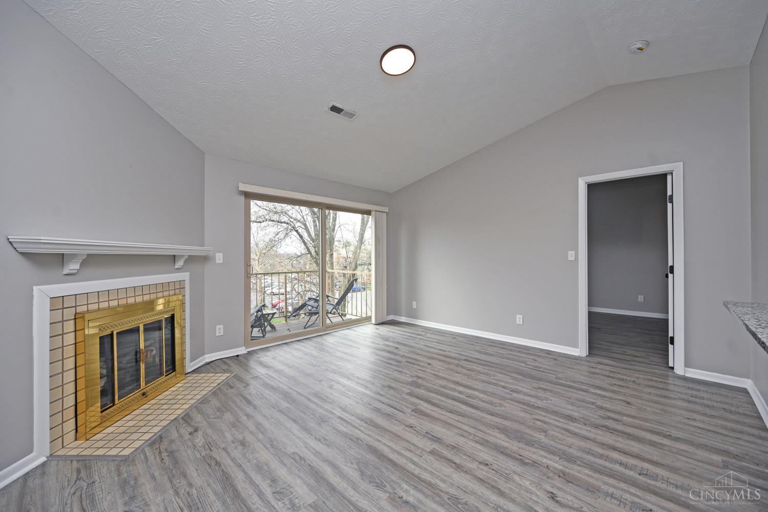 5985 Meadow Creek Drive #9, Milford, OH, 45150 — photo 6