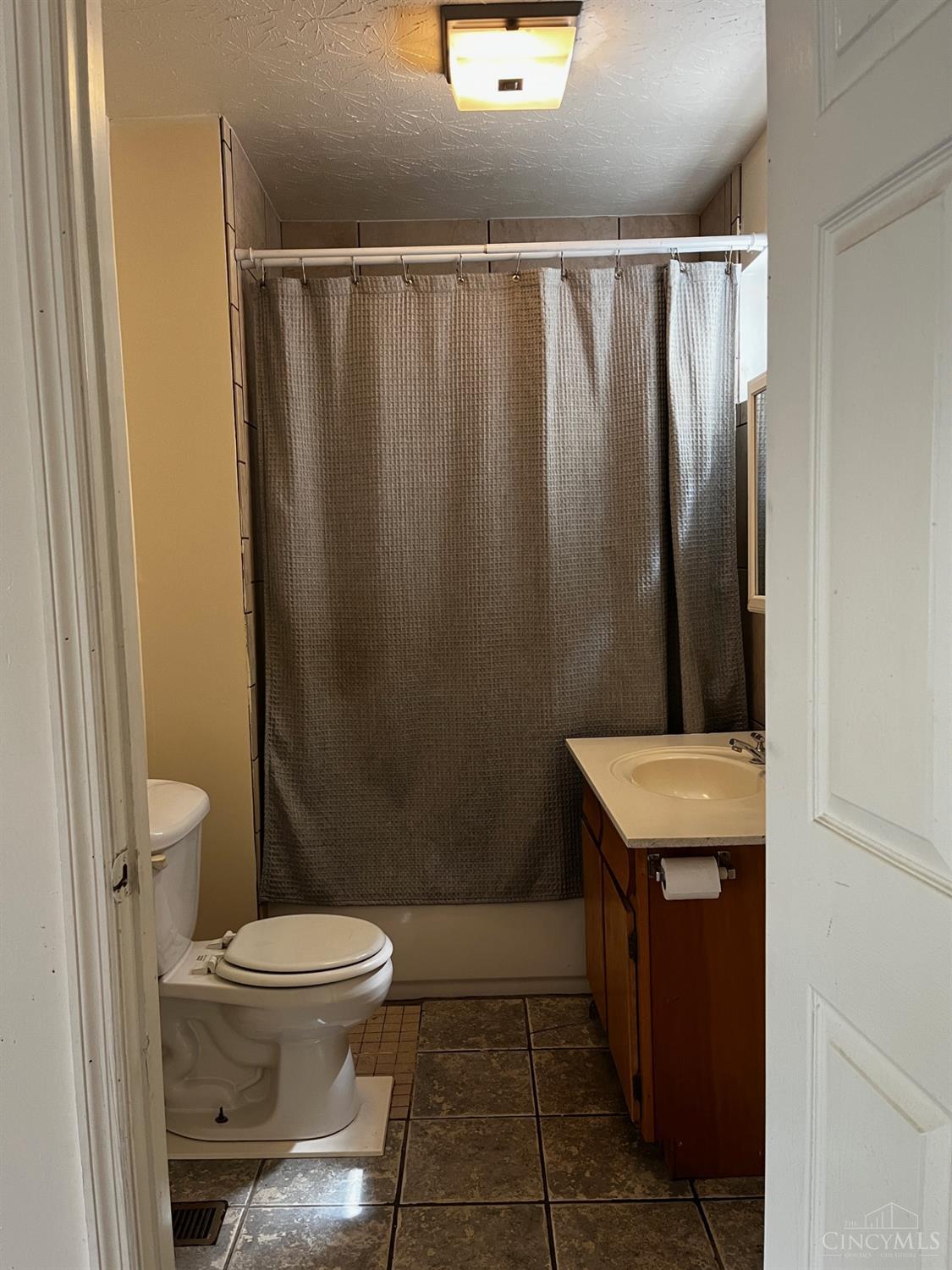 241 University Avenue, Cincinnati, OH, 45219 — photo 5