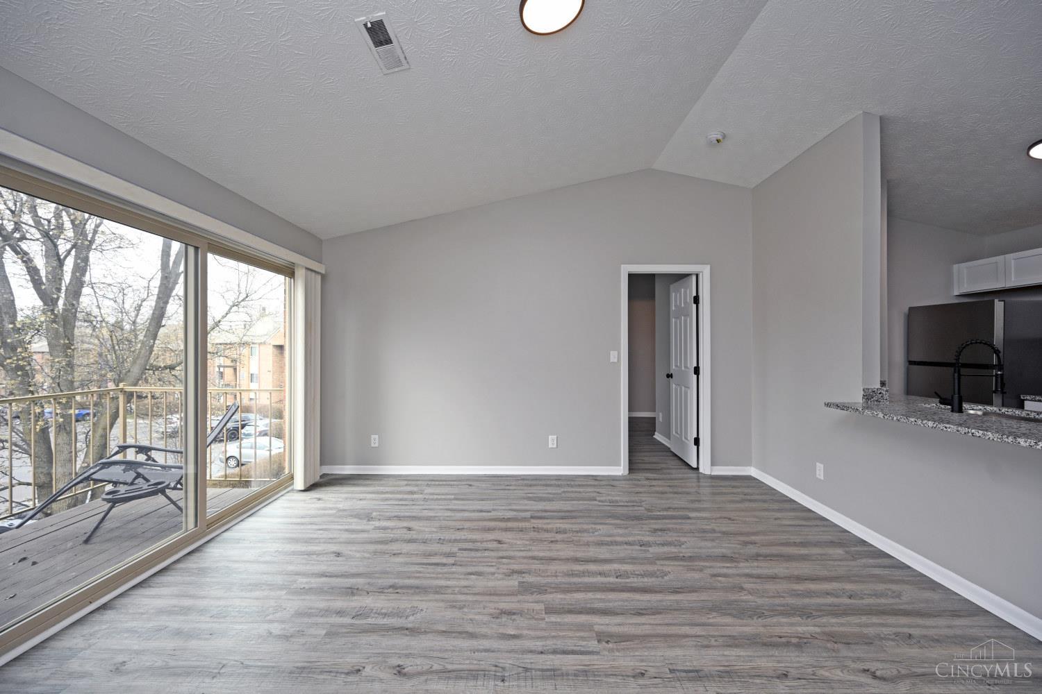 5985 Meadow Creek Drive #9, Milford, OH, 45150 — photo 11