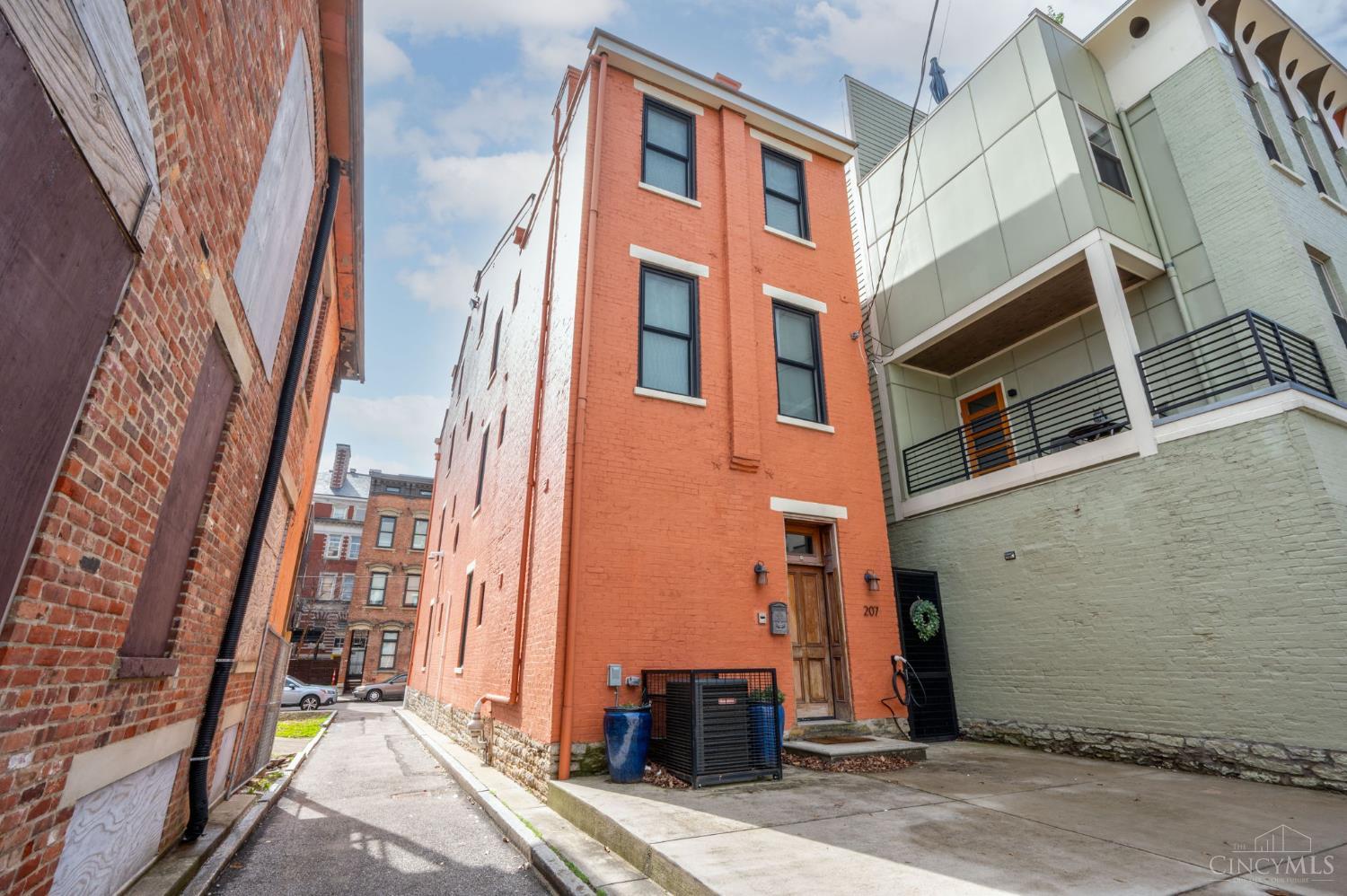207 Kemp Alley