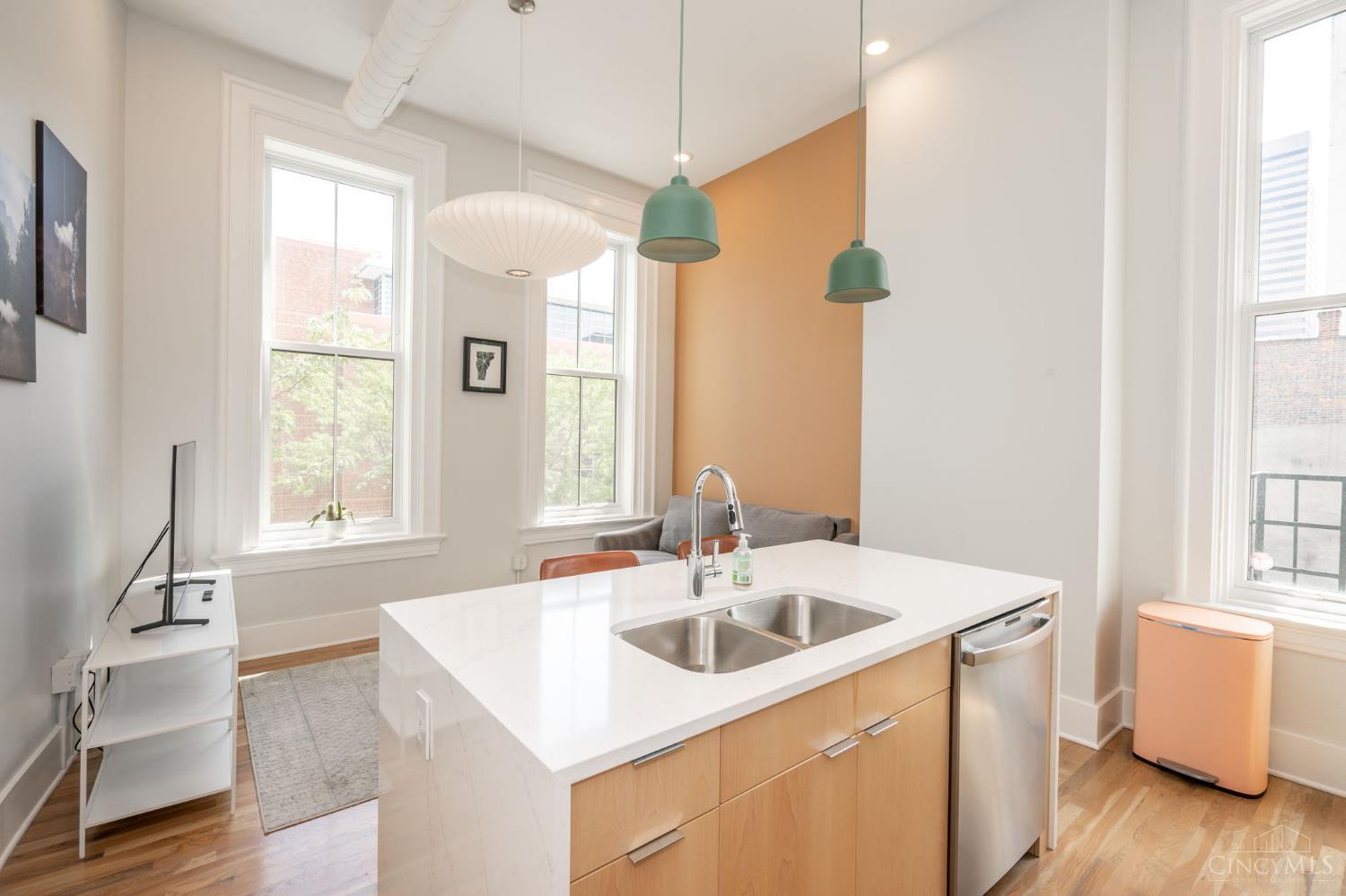 915 Vine Street #303, Cincinnati, OH, 45202 — photo 4