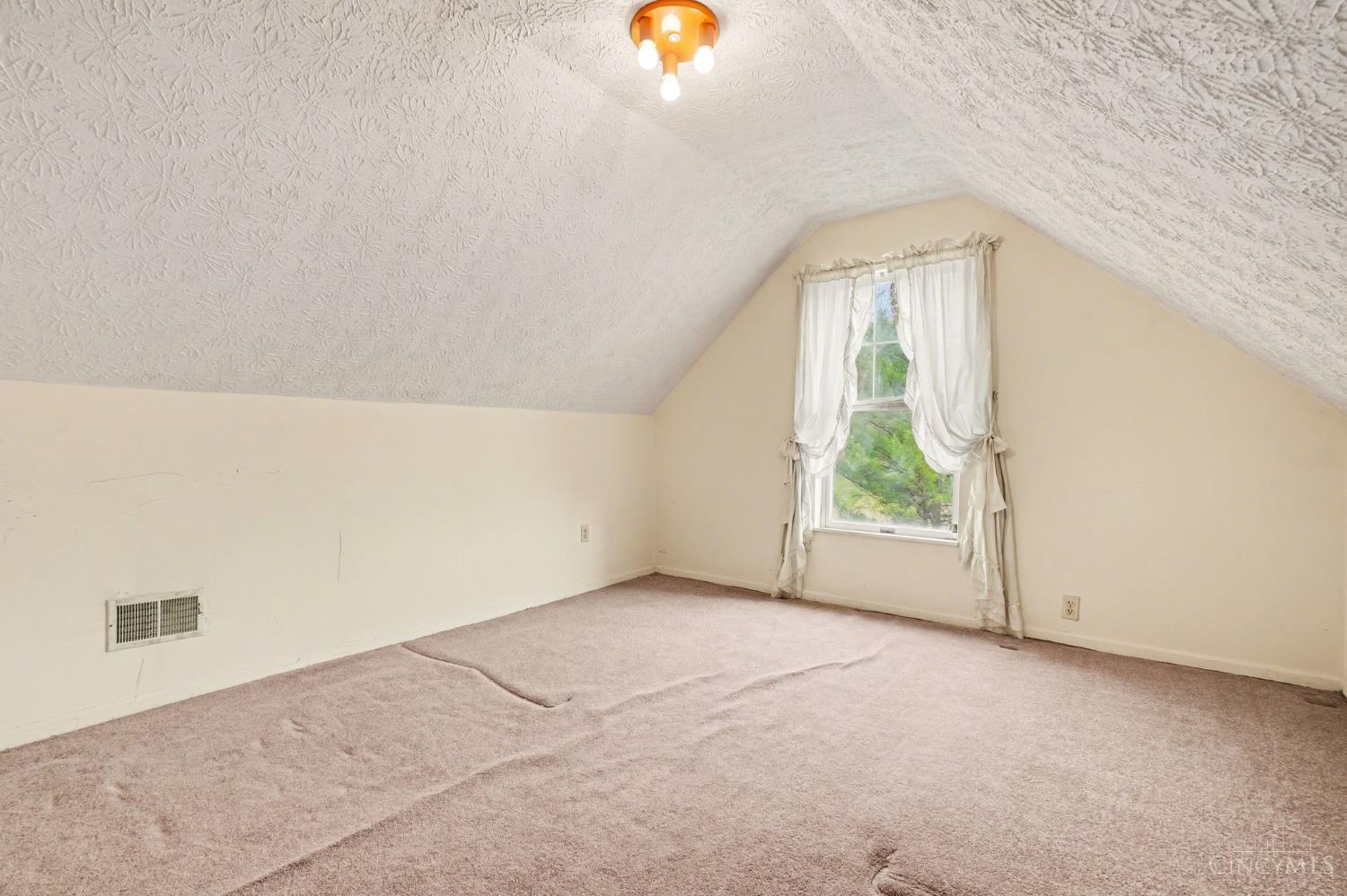7332 Hillside Avenue, Cincinnati, OH, 45233 — photo 32