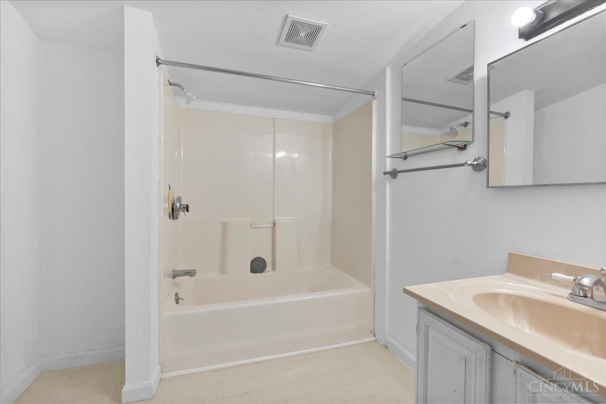 3446 Golden Avenue, Cincinnati, OH, 45226 — photo 31