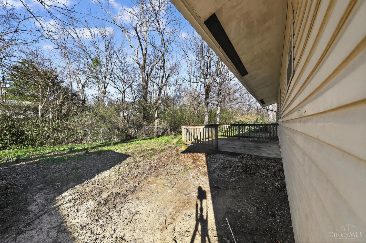 Photo 3 of Sale Pending at 2516 Niagara St, Cincinnati, OH 45231 | MLS# 1873439 | Listing updated on 2026-10-06