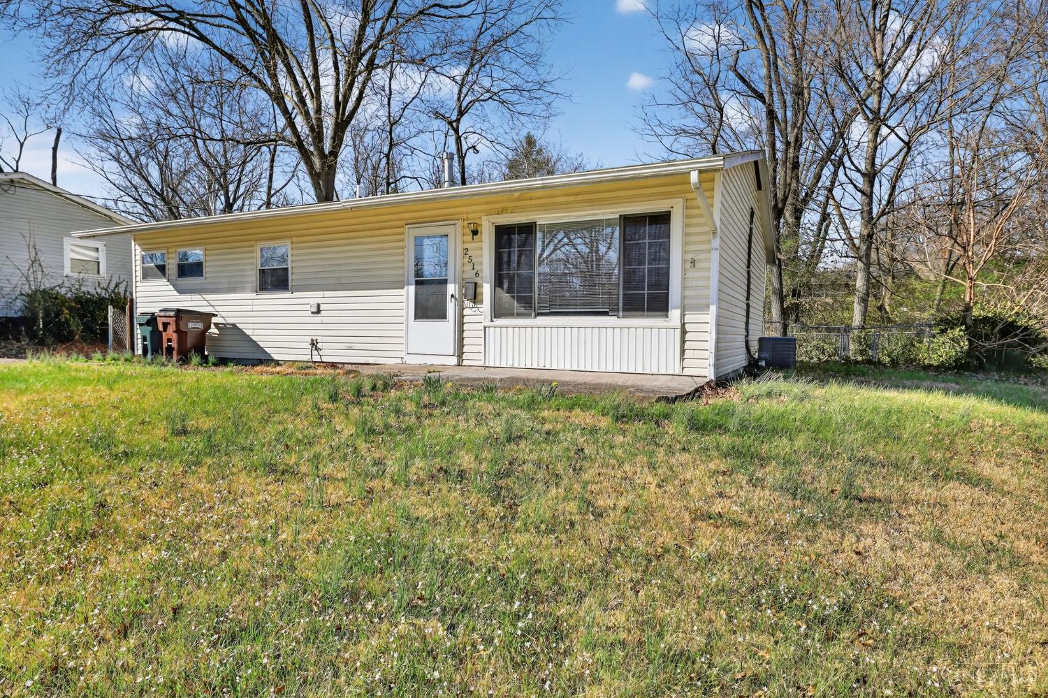 Photo 3 of Sale Pending at 2516 Niagara St, Cincinnati, OH 45231 | MLS# 1873439 | Listing updated on 2026-10-06