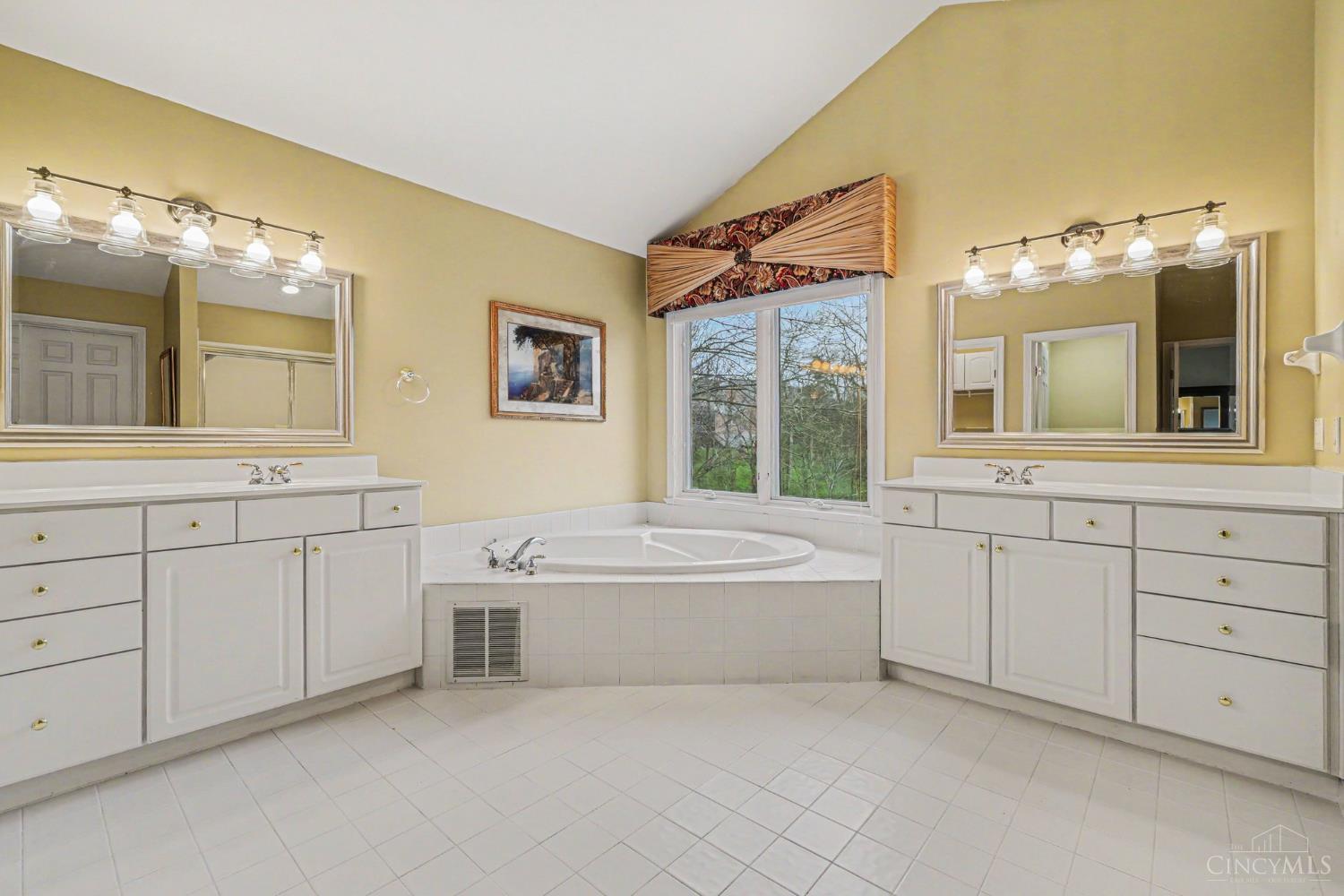 1426 Miami Lake Drive, Miami Twp, OH, 45140