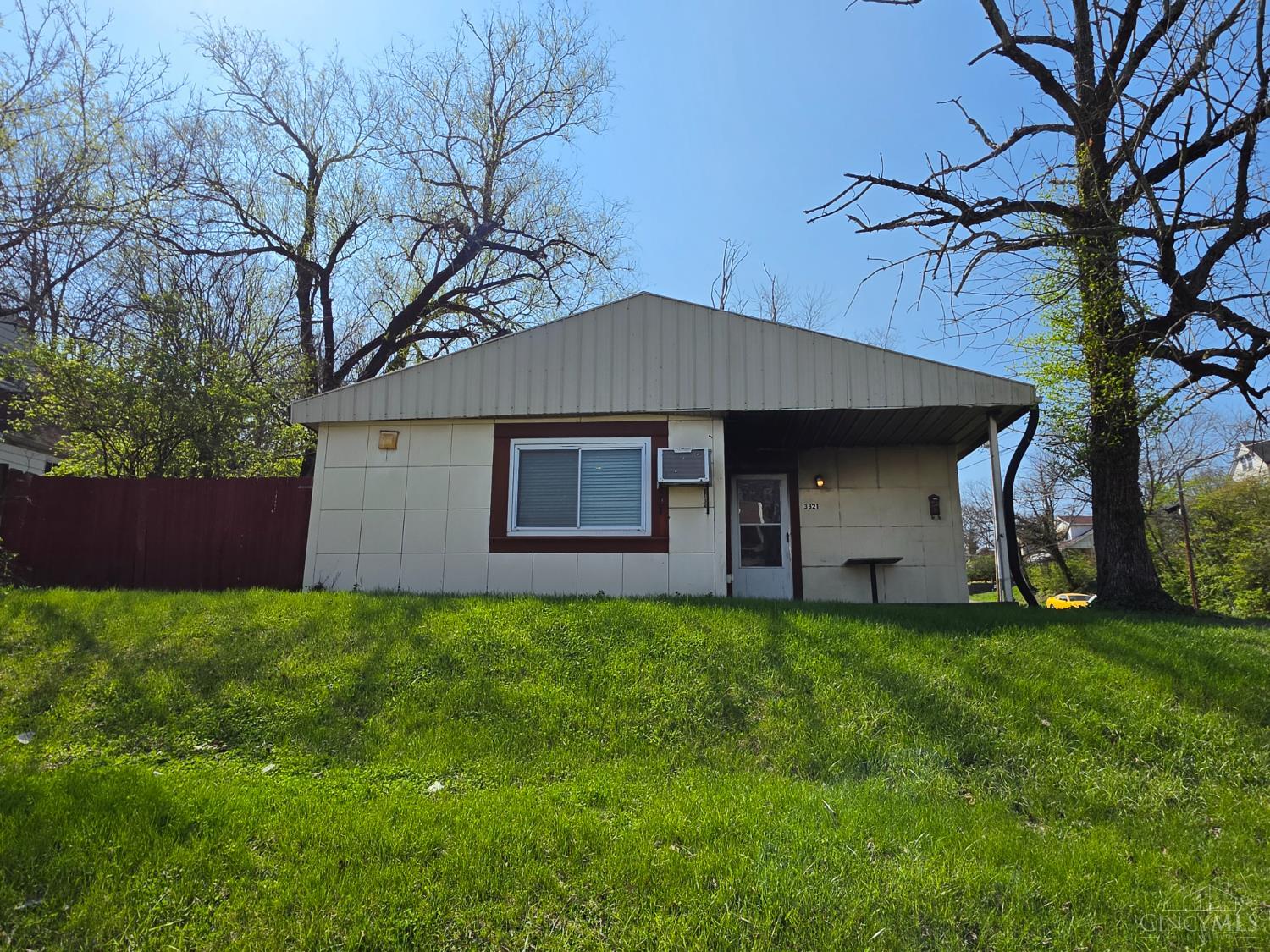 Homes for sale in Cincinnati, OH | 3321 Glenway Ave, Cincinnati, OH 45205 | MLS# 1873415