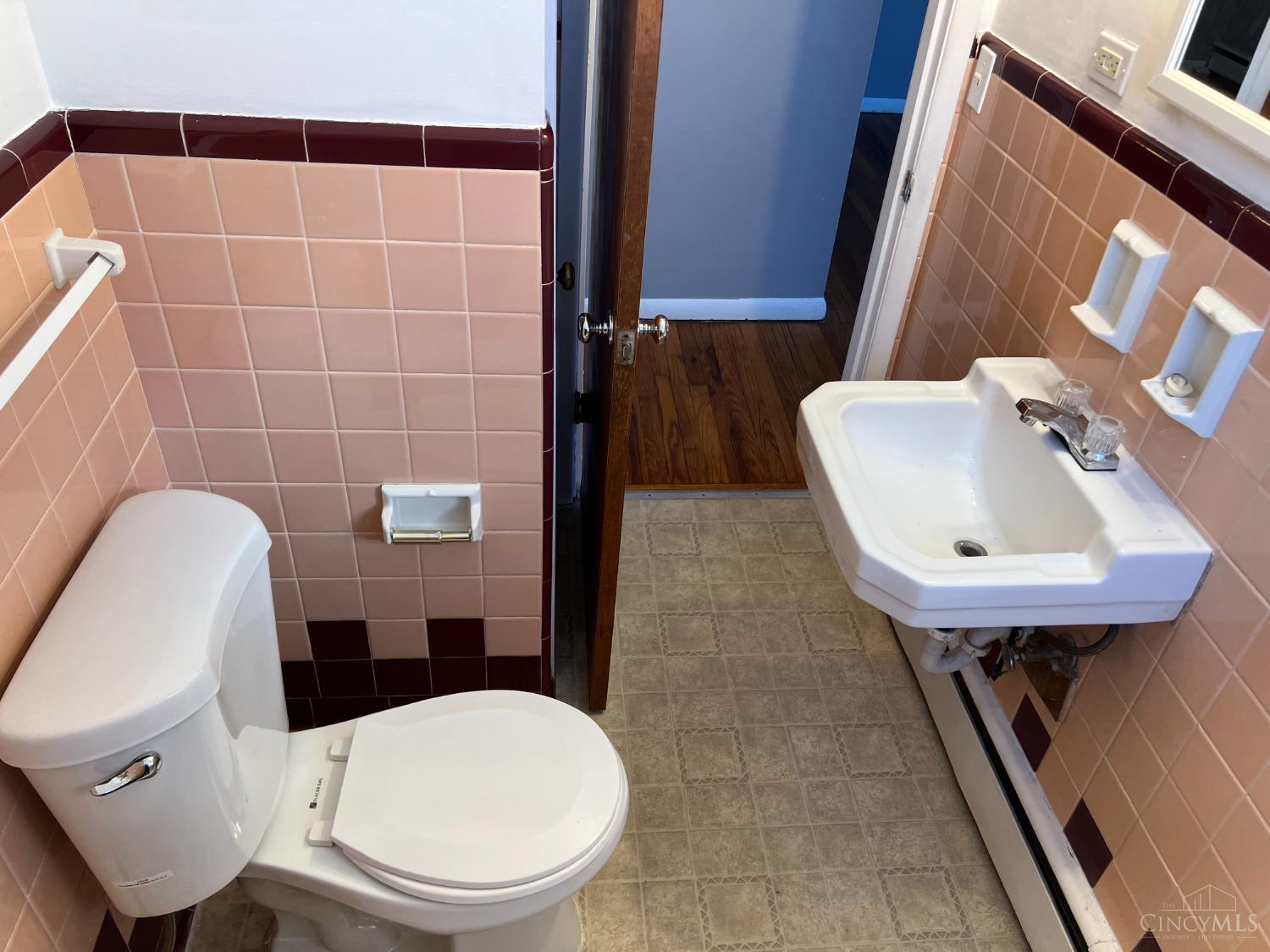 1002 Winfield Avenue, Cincinnati, OH, 45205 — photo 14