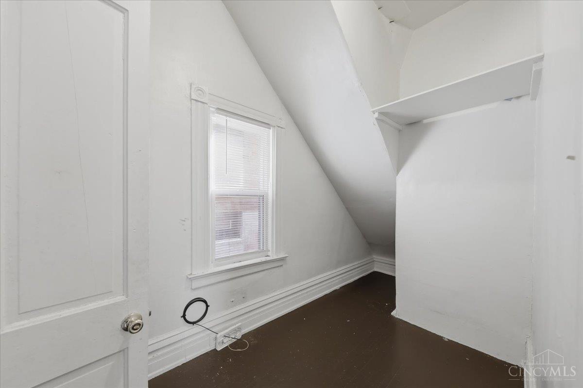 1044 Rosemont Avenue, Cincinnati, OH, 45205 — photo 8