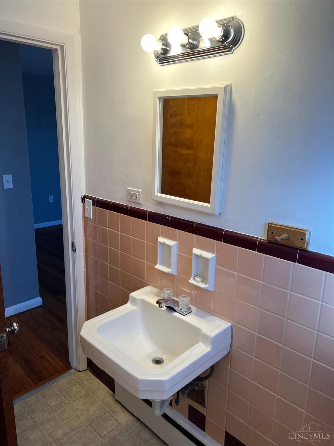 1002 Winfield Avenue, Cincinnati, OH, 45205 — photo 5
