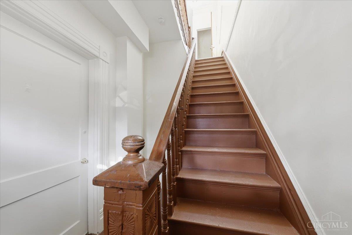 1044 Rosemont Avenue, Cincinnati, OH, 45205 — photo 6