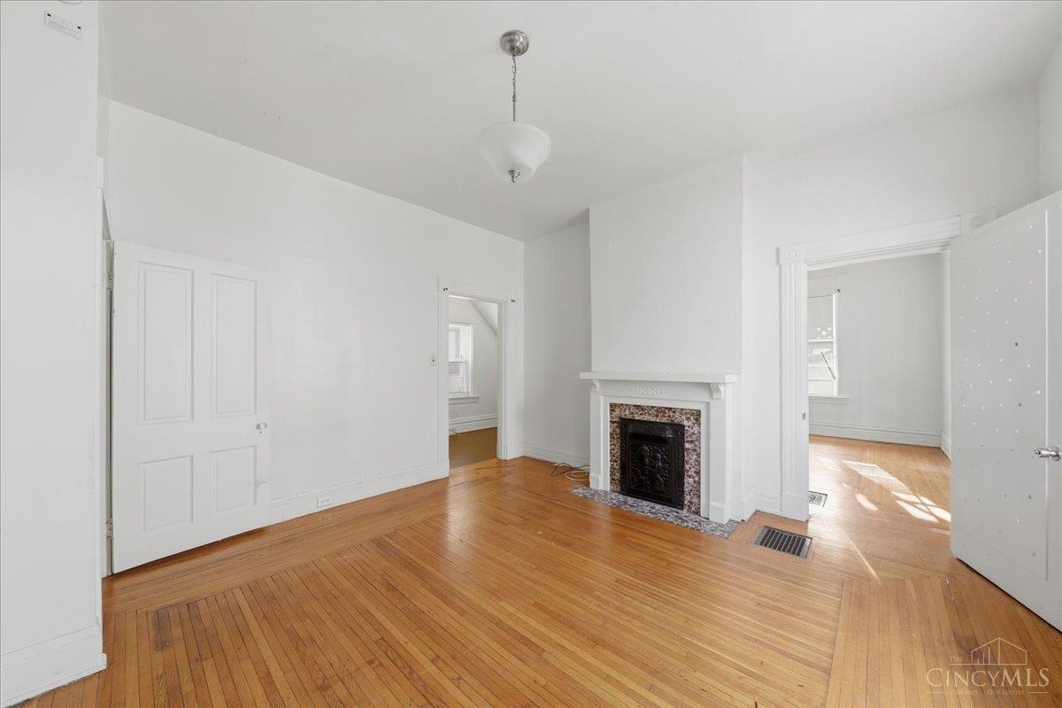 1044 Rosemont Avenue, Cincinnati, OH, 45205 — photo 32