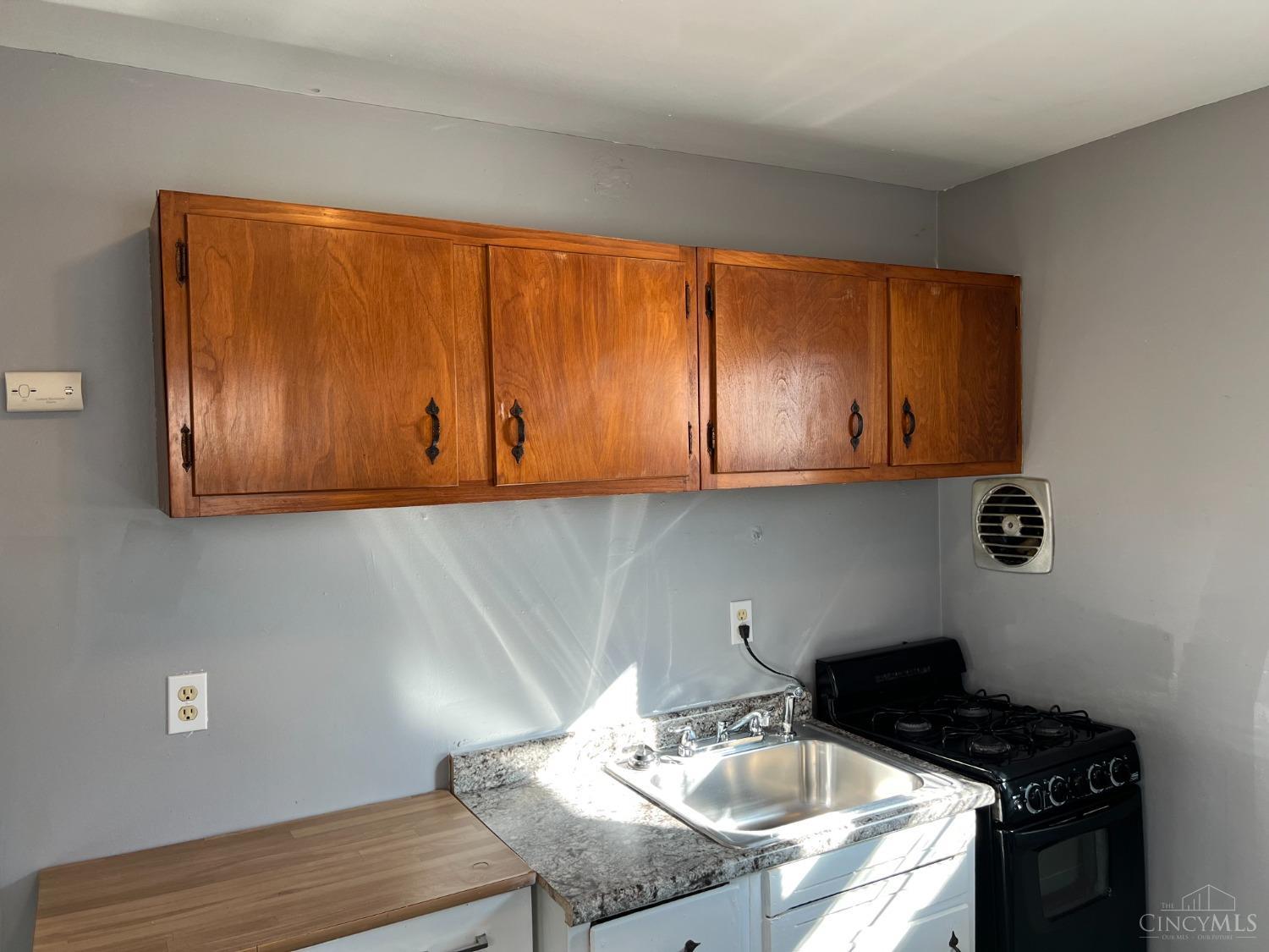 1002 Winfield Avenue, Cincinnati, OH, 45205 — photo 8