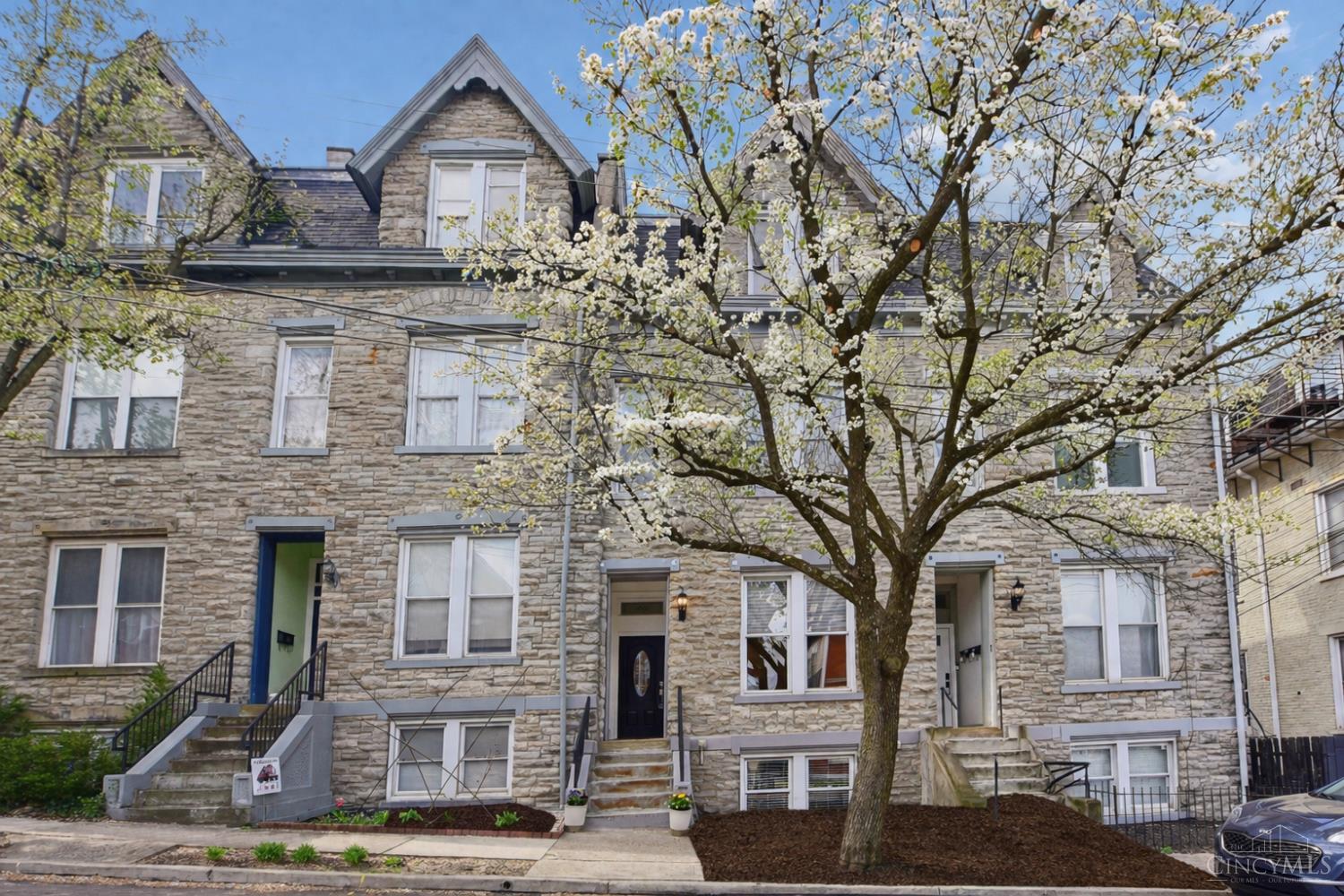 Homes for sale in Cincinnati, OH | 1931 Bigelow, Cincinnati, OH 45219 | MLS# 1873719