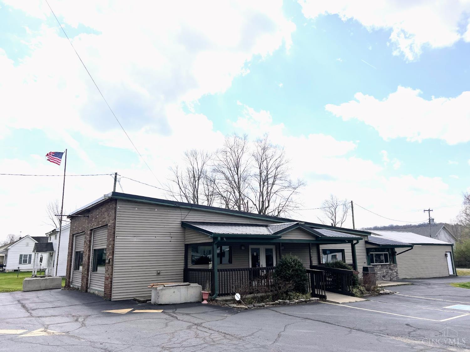 4072 US 52, New Trenton, IN, 47016