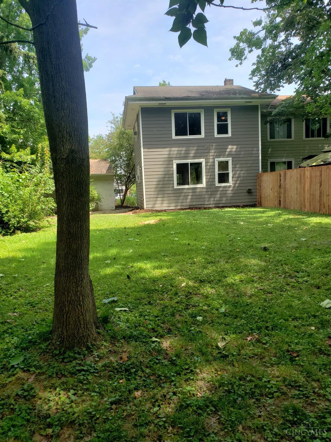 Homes for sale in Greenhills, OH | 65 Drummond St, Greenhills, OH 45218 | MLS# 1873866