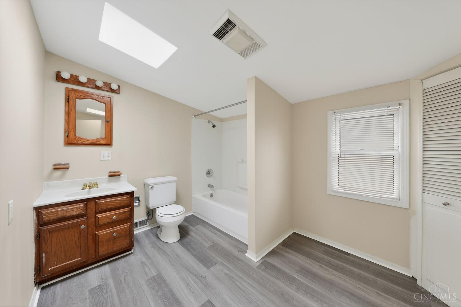 8634 Daly Road, Springfield Twp., OH, 45231 — photo 17