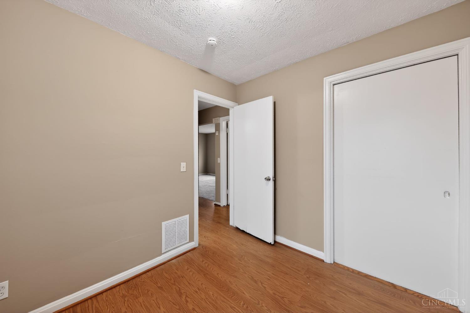 8634 Daly Road, Springfield Twp., OH, 45231 — photo 9