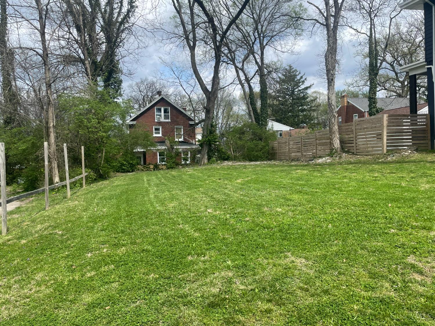 524 Camden Avenue, Cincinnati, OH, 45229 — photo 2