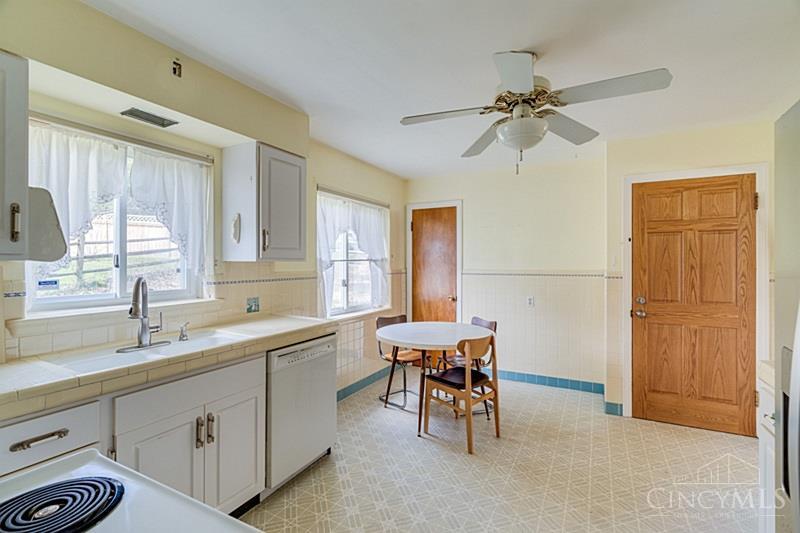 6955 Carroll Avenue, Sycamore Twp, OH, 45236 — photo 15