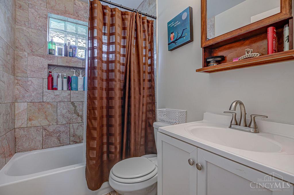 10092 Windswept Lane, Colerain Twp, OH, 45251 — photo 9