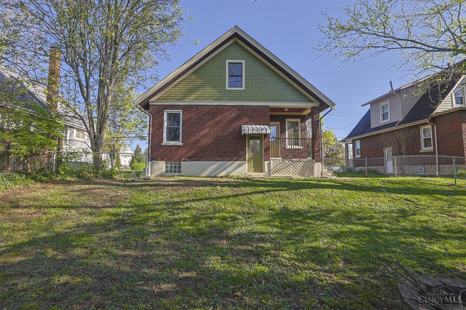 Homes for sale in Wyoming, OH | 15 Bonham Rd, Wyoming, OH 45215 | MLS# 1874128