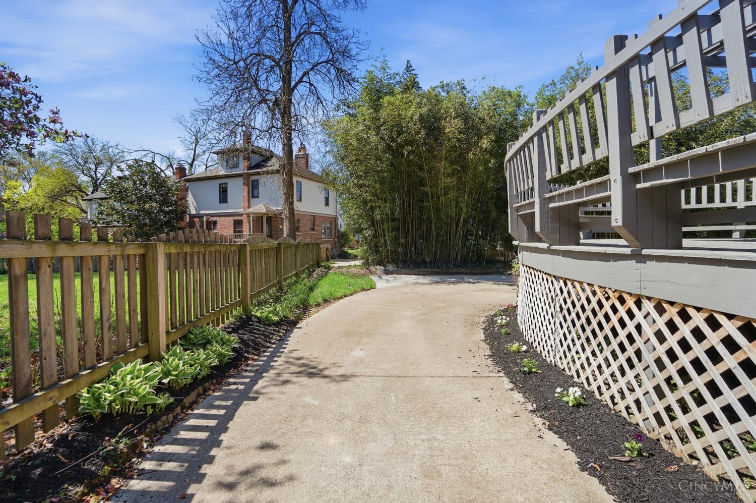 1123 Salisbury Drive