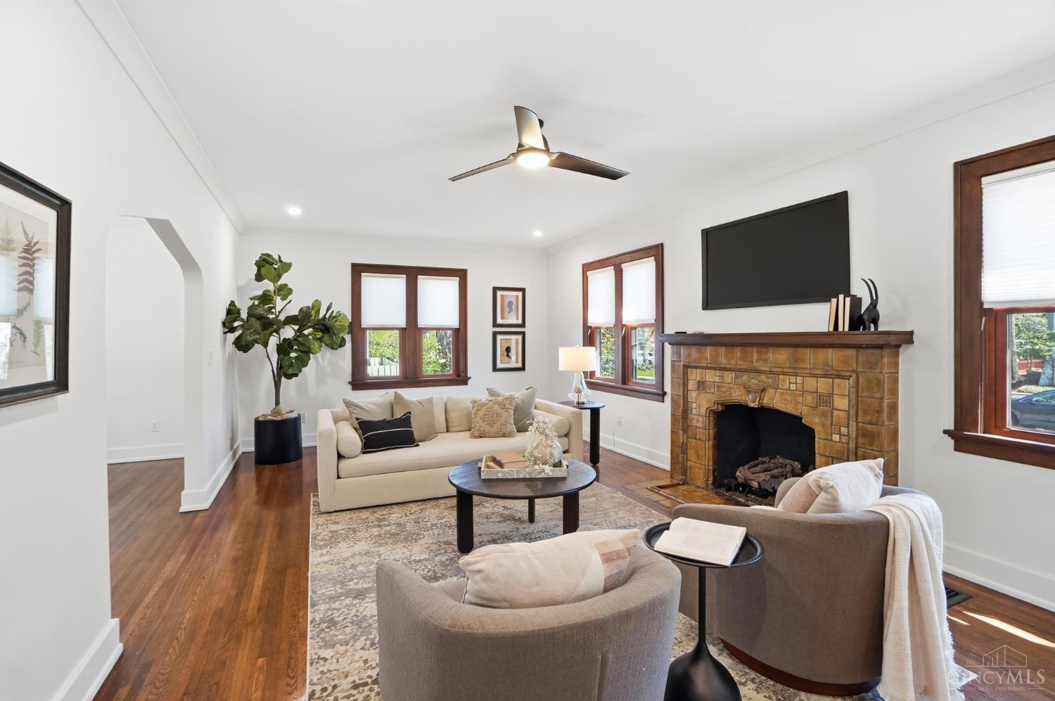 1123 Salisbury Drive