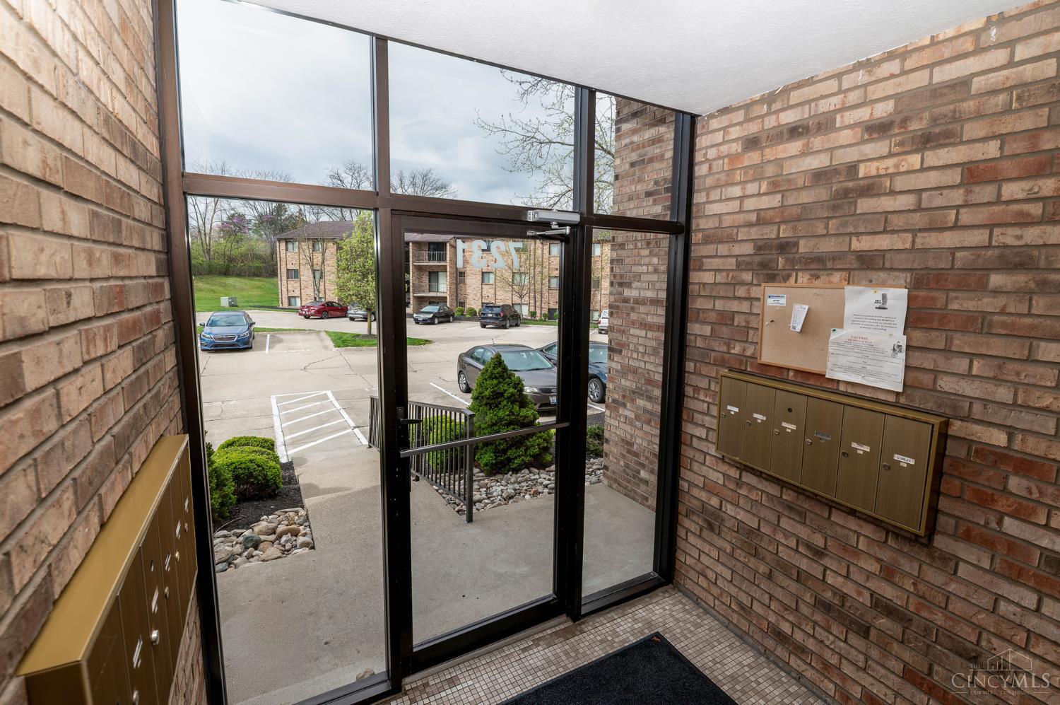 7231 Creekview Drive #9, Colerain Twp, OH, 45247 — photo 4