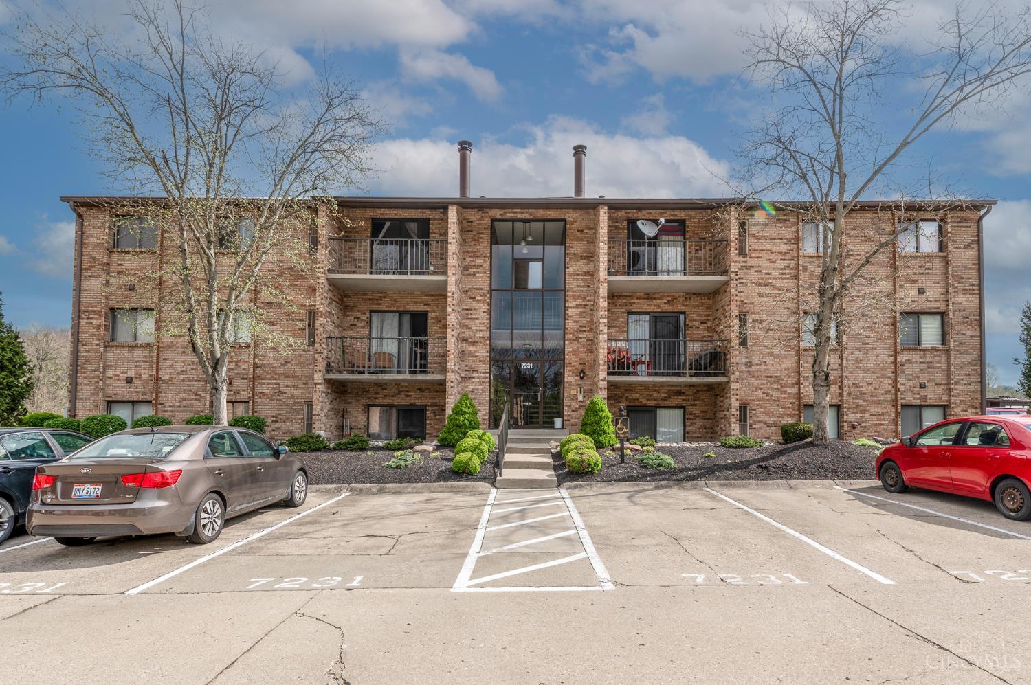 7231 Creekview Drive #9, Colerain Twp, OH, 45247