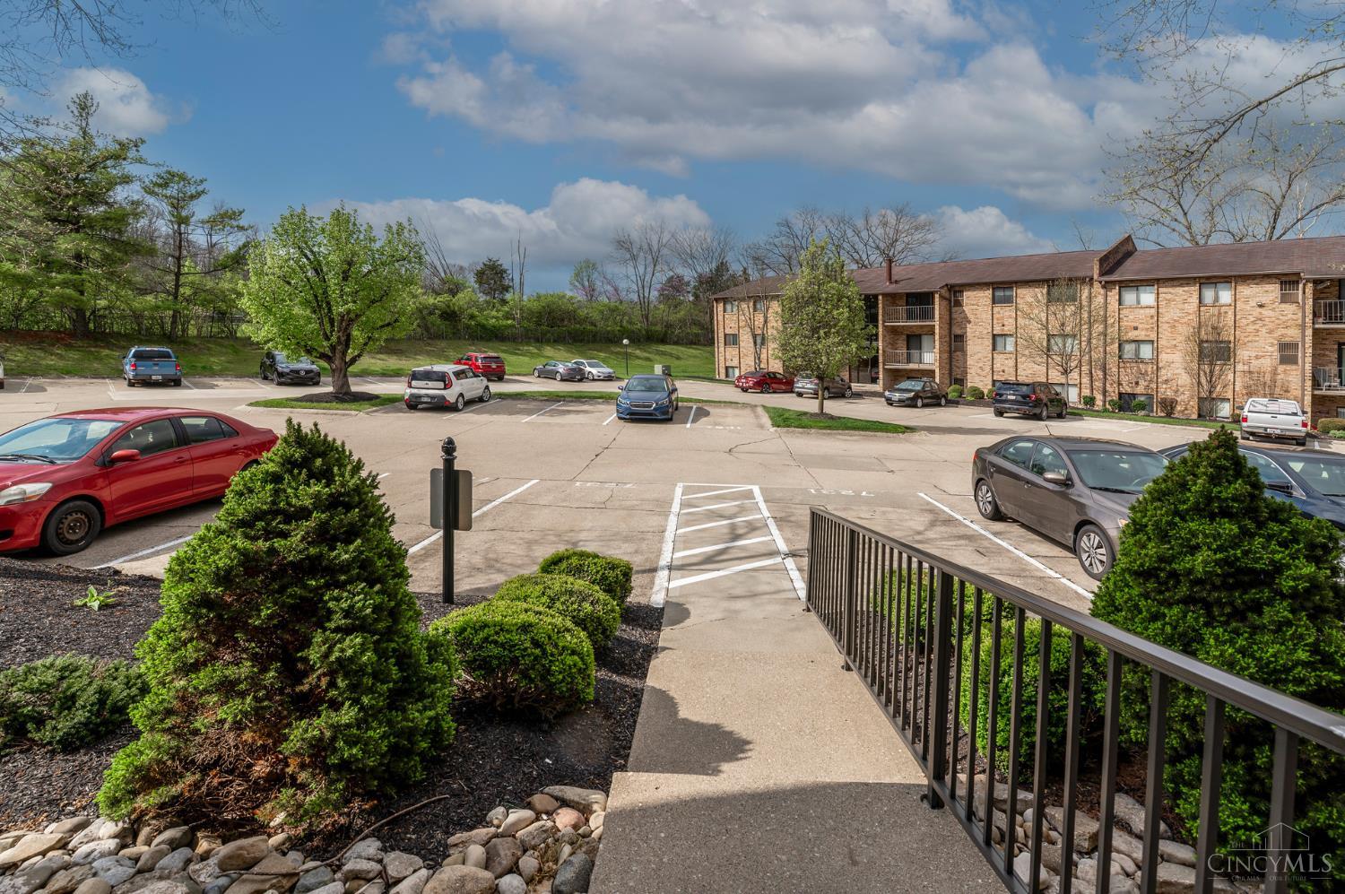 7231 Creekview Drive #9, Colerain Twp, OH, 45247 — photo 3
