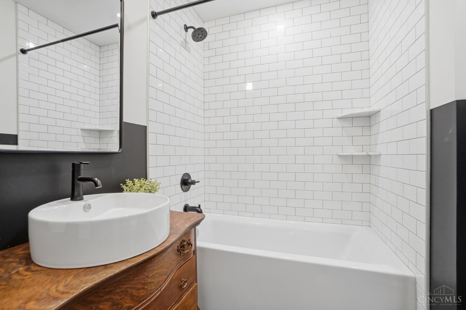 1123 Salisbury Drive