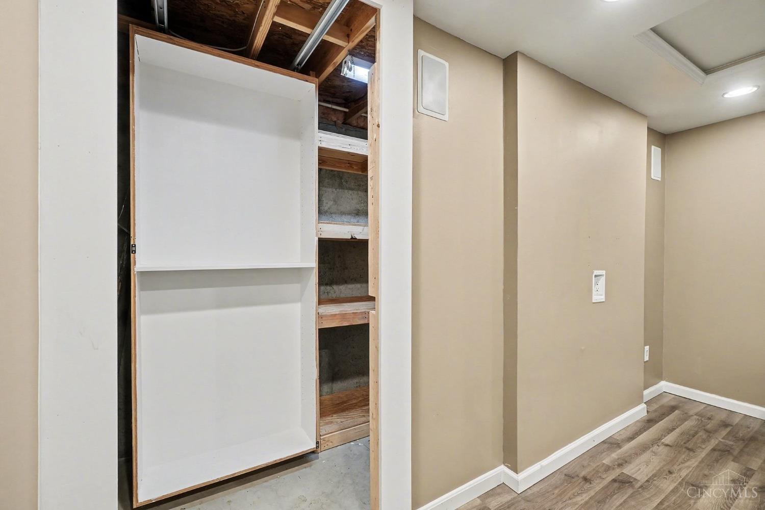 6492 Abingdon Hall, Hamilton Twp, OH, 45152