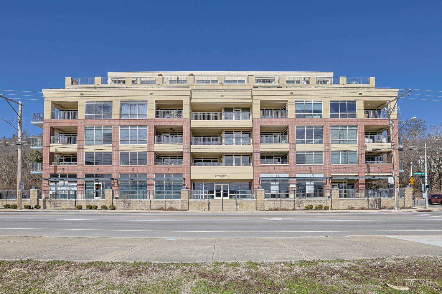 2260 Riverside Drive #402, Cincinnati, OH, 45202