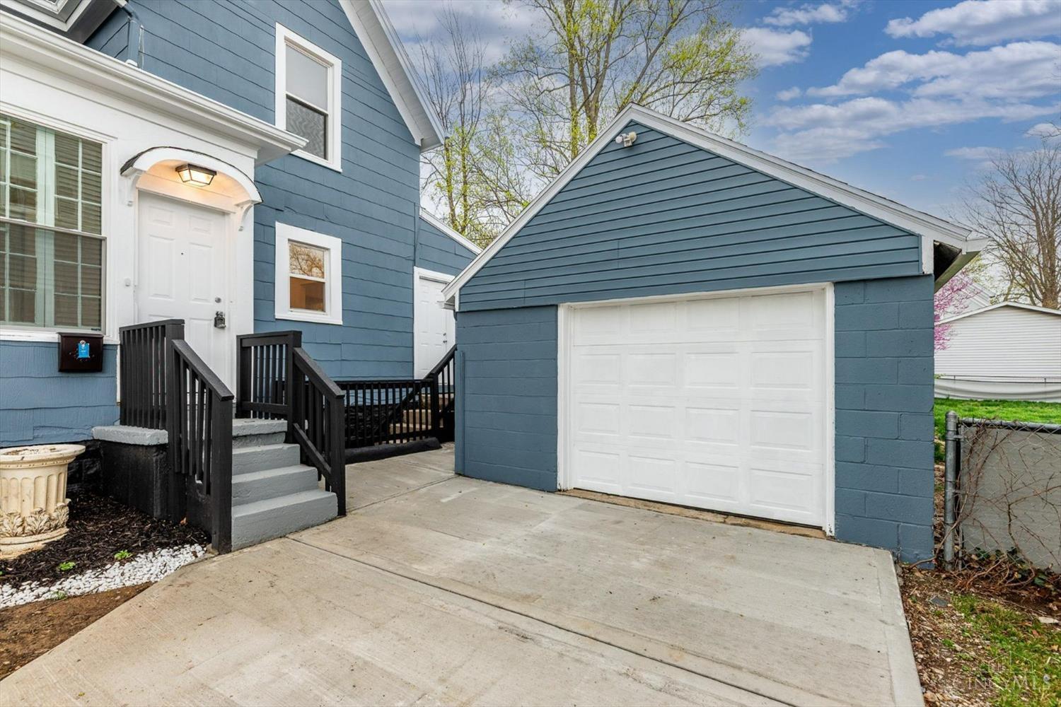 6832 Kenton Avenue, Silverton, OH, 45236 — photo 3