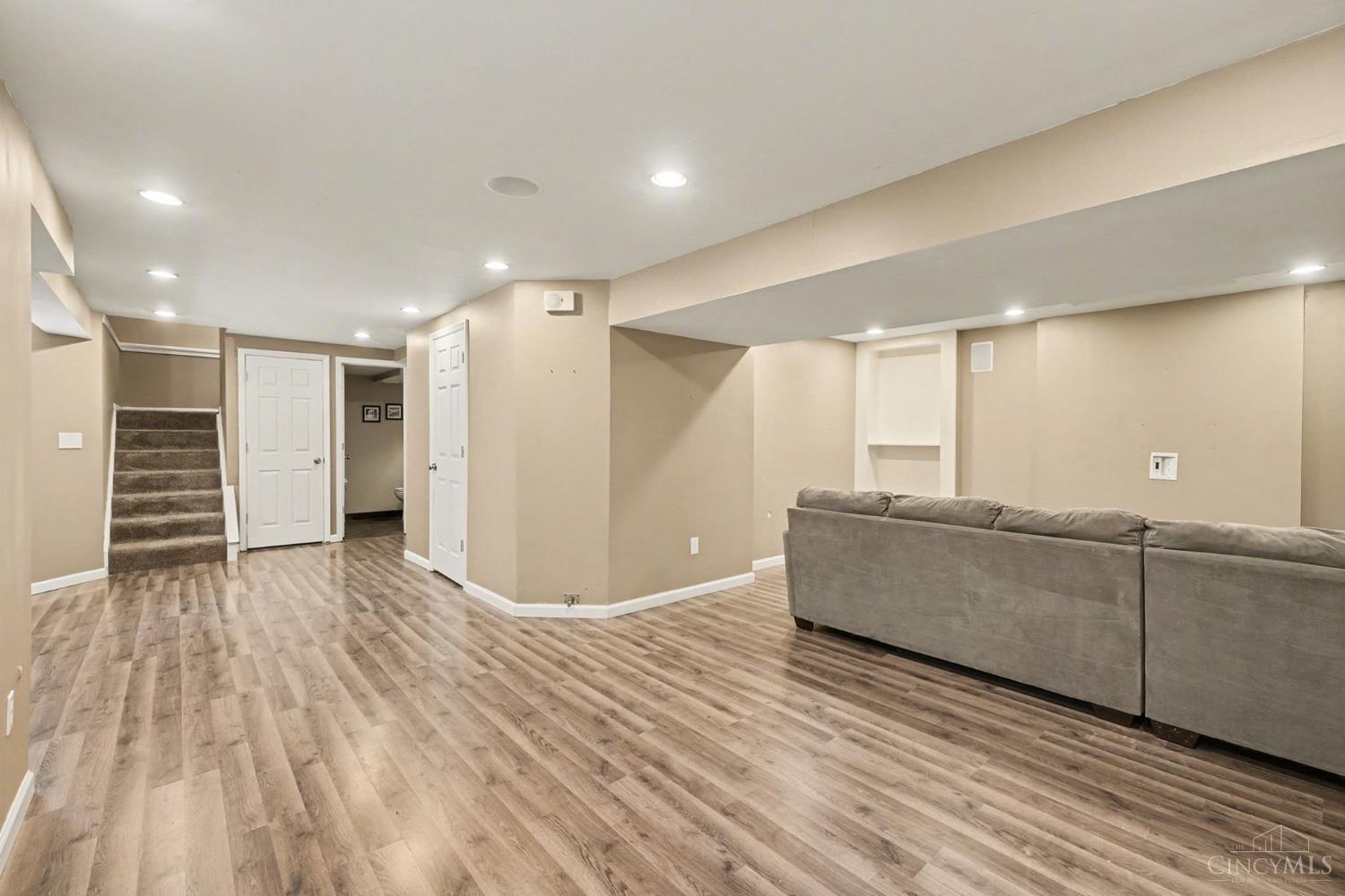 6492 Abingdon Hall, Hamilton Twp, OH, 45152