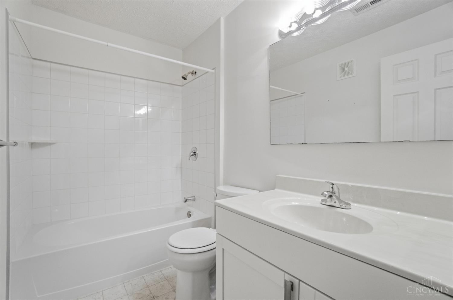 12061 Carrington Lane #102, Loveland, OH, 45140 — photo 34