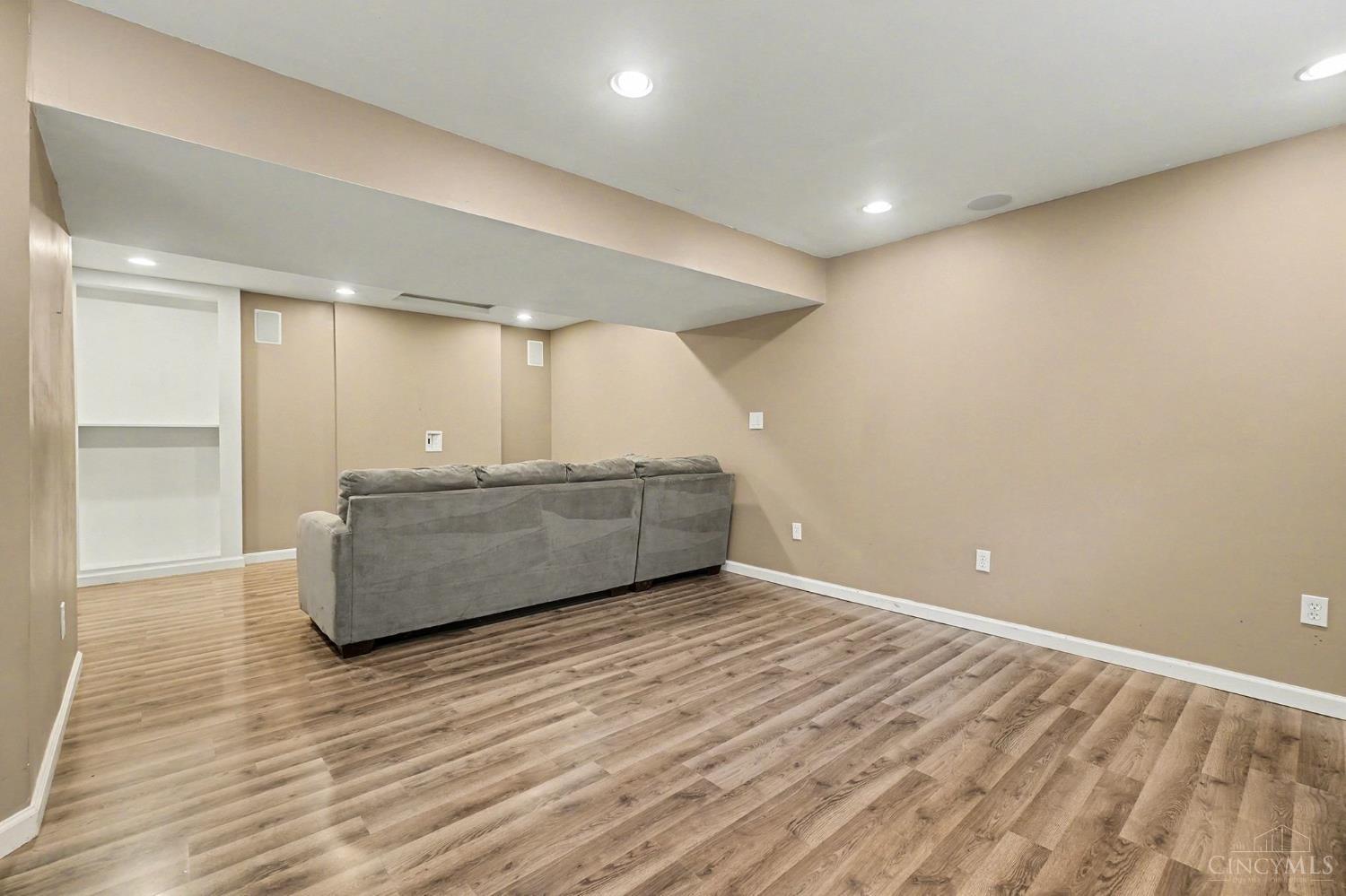 6492 Abingdon Hall, Hamilton Twp, OH, 45152