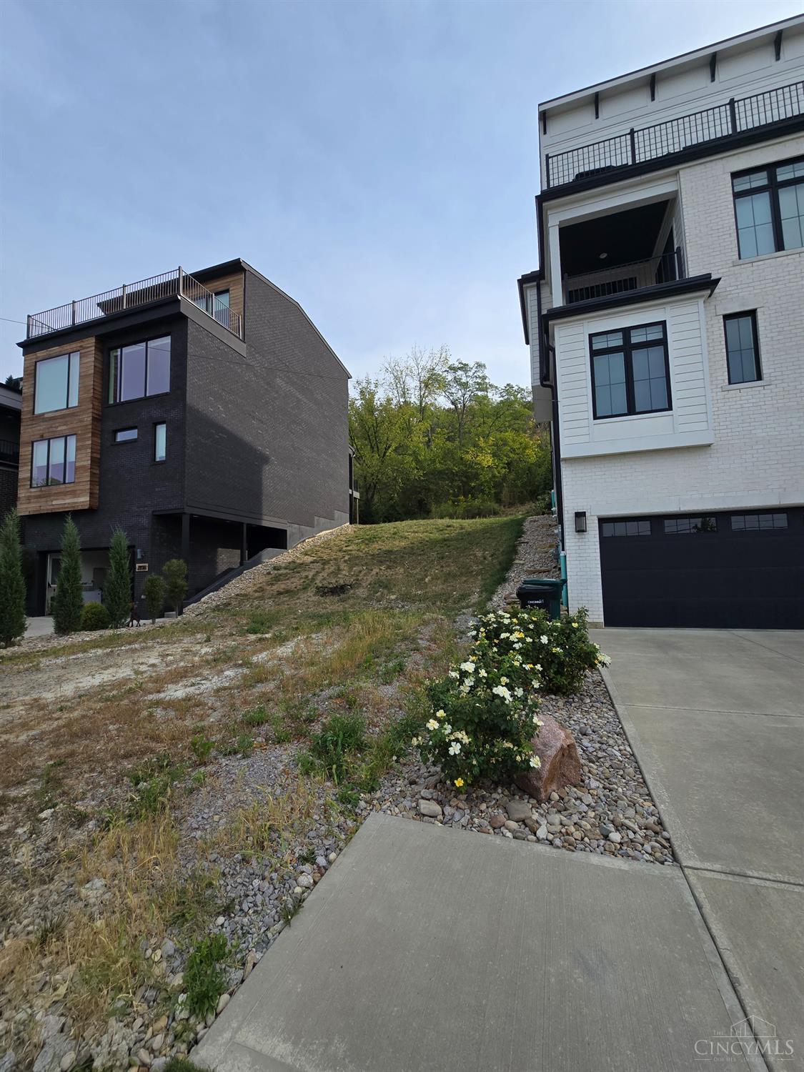 3942 Feemster Street, Cincinnati, OH, 45226 — photo 2