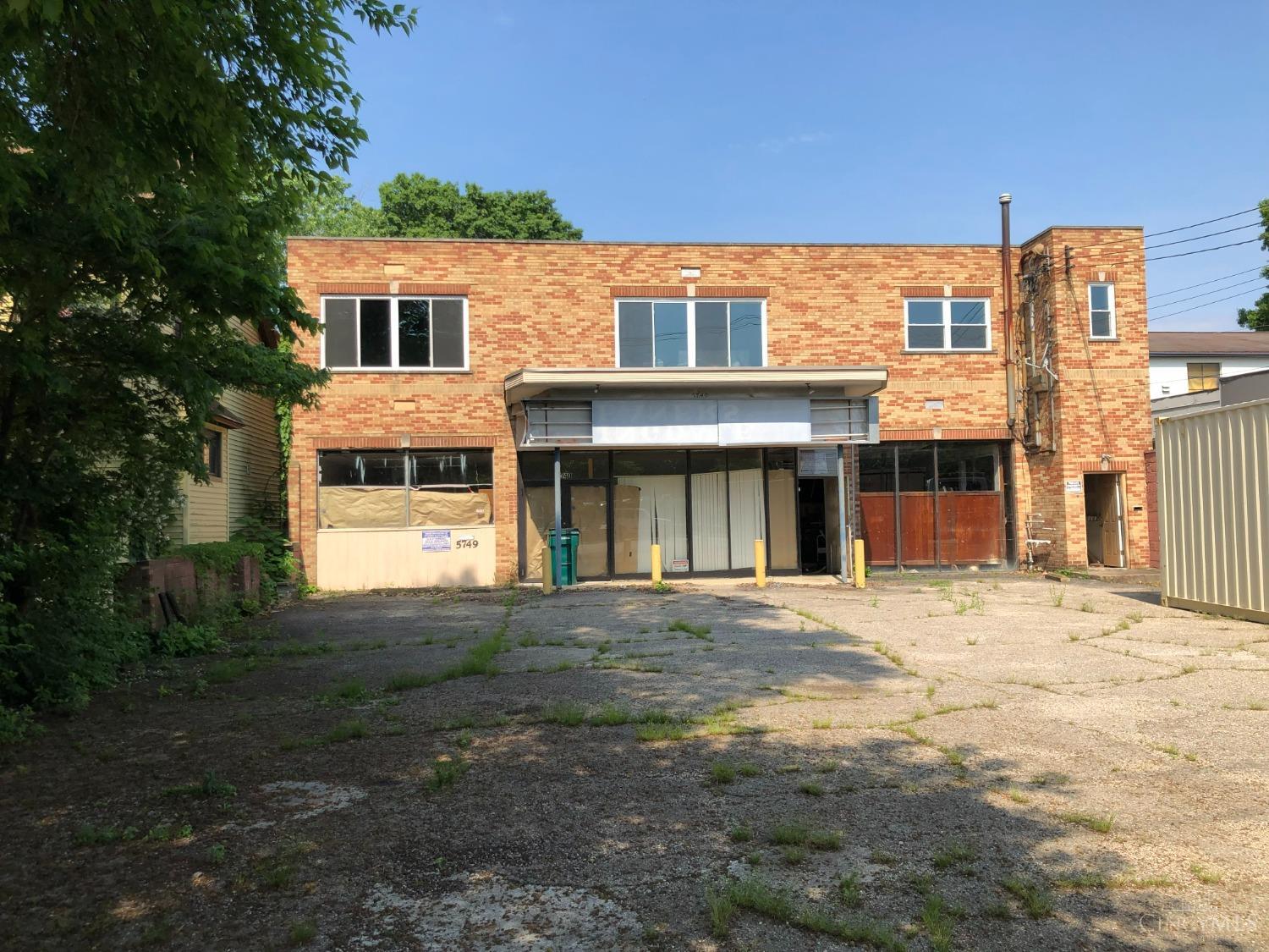 5749 Hamilton Avenue, Cincinnati, OH, 45224