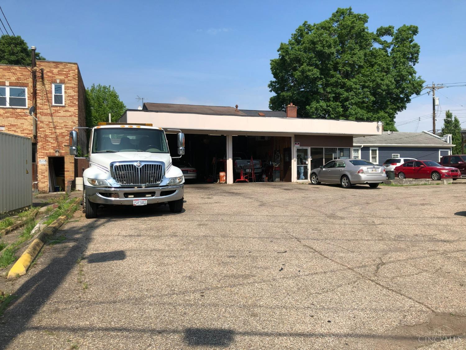 5757 Hamilton Avenue, Cincinnati, OH, 45224