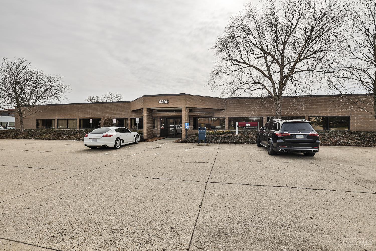 4460 Carver Woods Drive #100, Blue Ash, OH, 45242 — photo 2