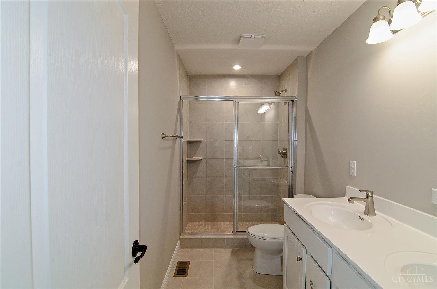 5225 Ivy Rose Lane, Green Twp, OH, 45247 — photo 22
