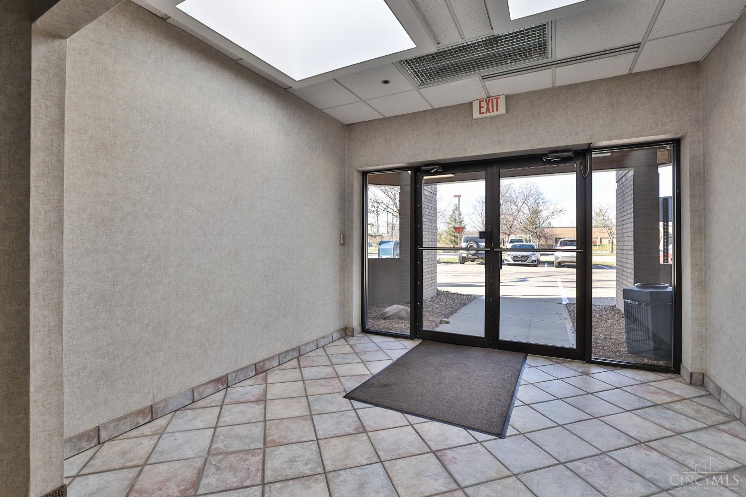 4460 Carver Woods Drive #100, Blue Ash, OH, 45242 — photo 8