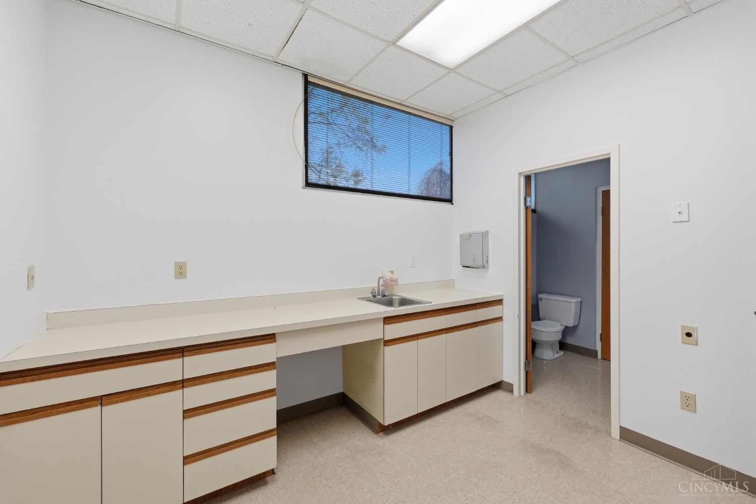 10196 Springfield Pike, Woodlawn, OH, 45215 — photo 10